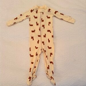 Hanna Andersson - Cream and Brown Llama Print Footie ❤️